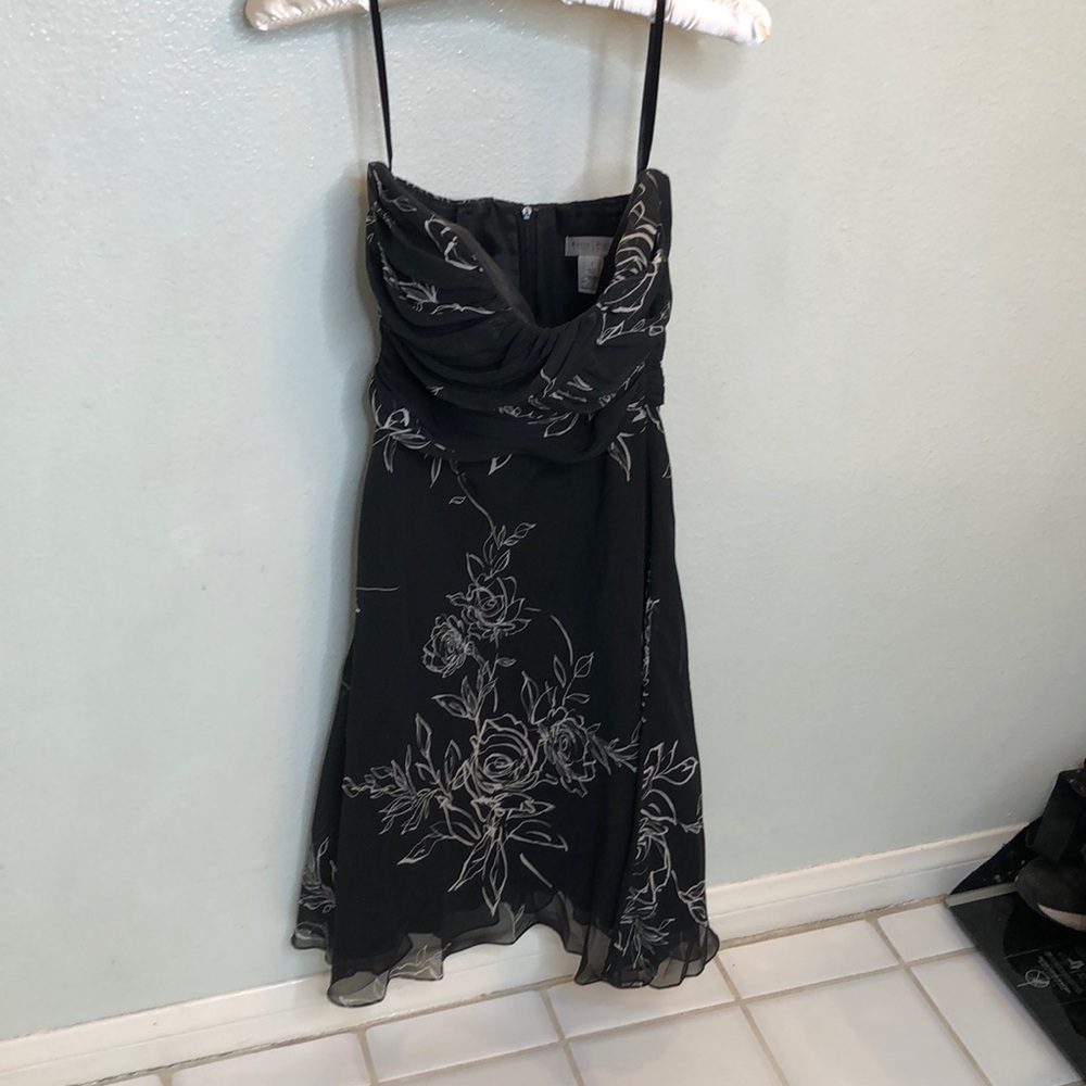 WHITE HOUSE BLACK MARKET strapless dress size 2